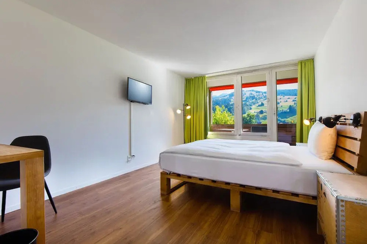 Room 3 of 12