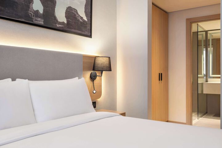 Room 53 of 223