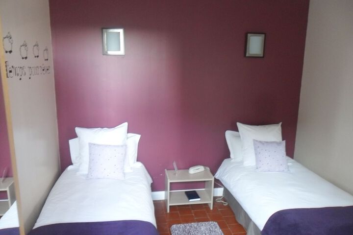 Room 2 of 16