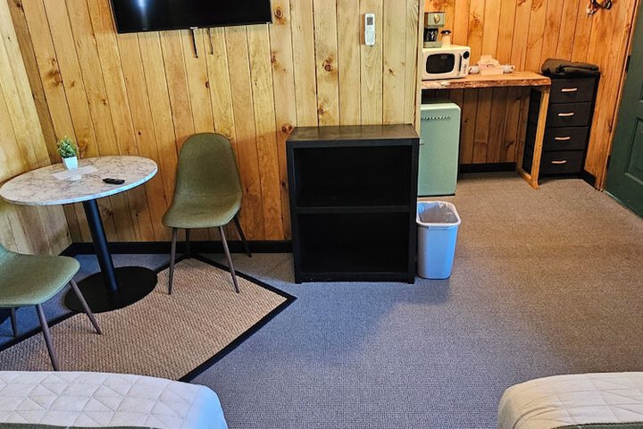 Classic Double Room 2 Double Beds Refrigerator, Microwave (7 of 7)