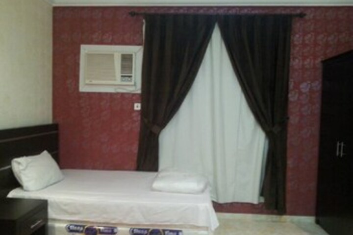 Room 3 of 16