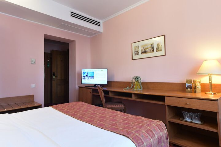 Room 7 of 45