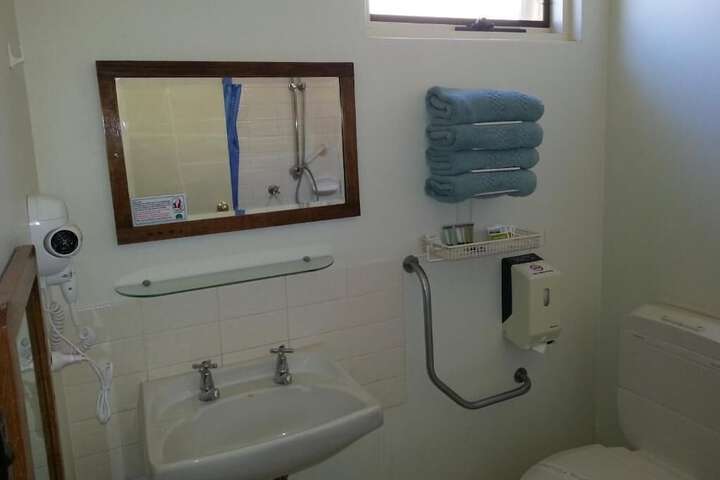 Room 25 of 42