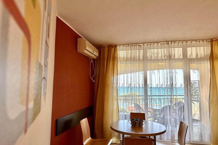 Room 33 of 151