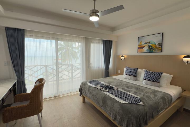 Room 85 of 272