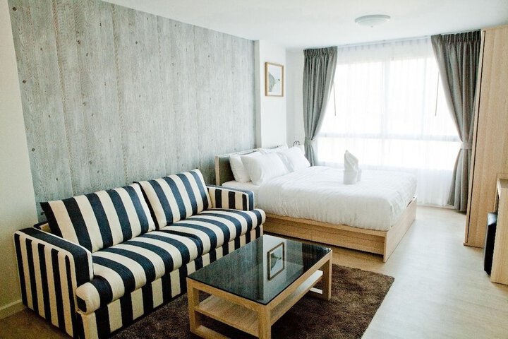 Room 5 of 15