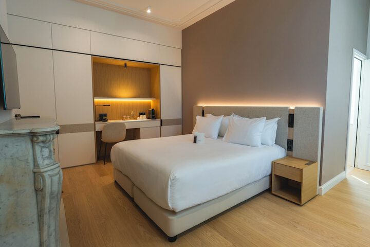 Room 7 of 49