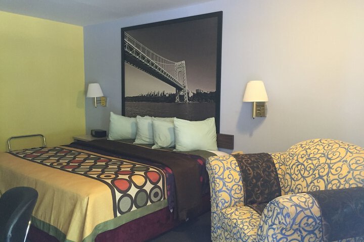 Room 18 of 33