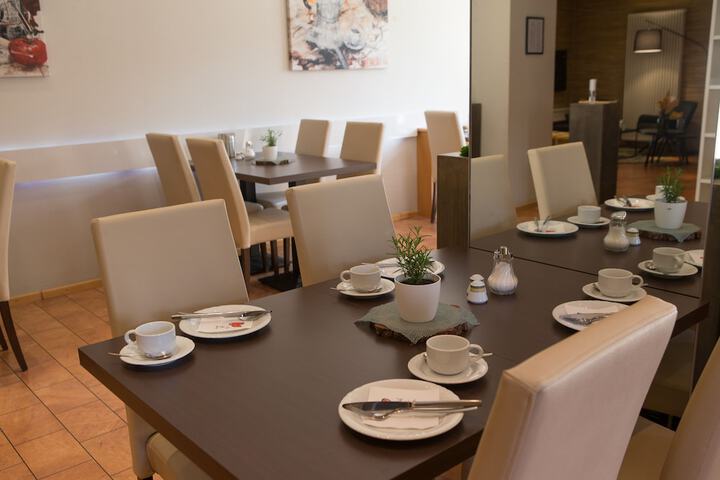 Breakfast/Coffee Service 21 of 41