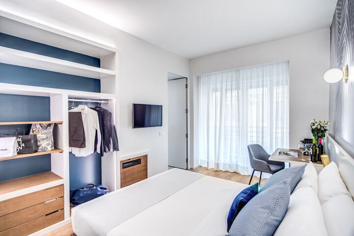 Room 13 of 24