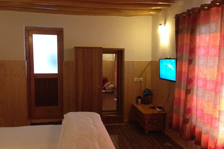 Room 23 of 43