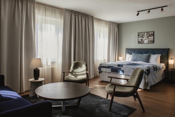 Room 73 of 184