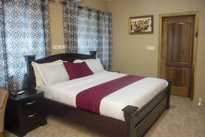 Room 10 of 19