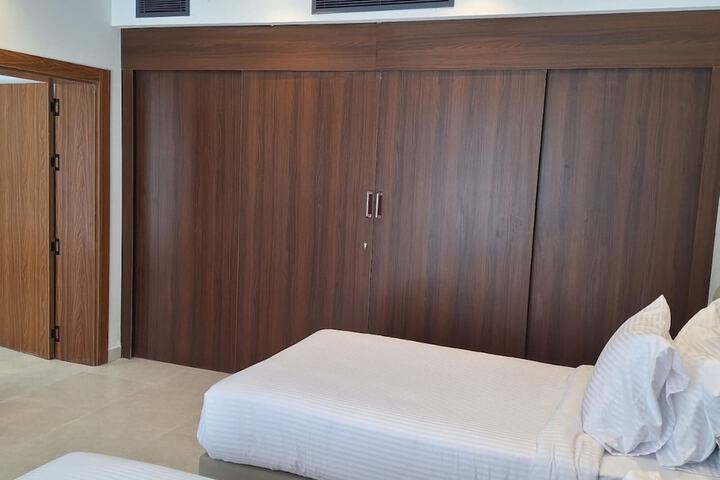 Room 32 of 63