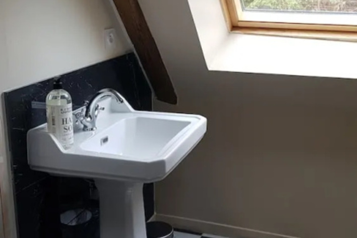 Room 8 of 14