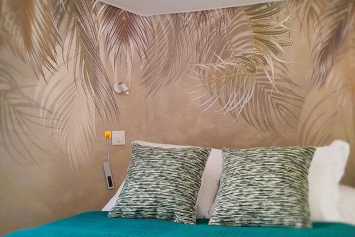 Room 14 of 51