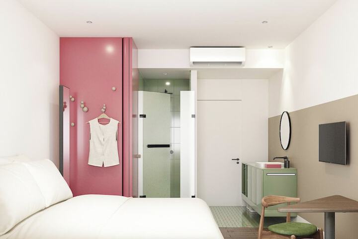 Room 4 of 12