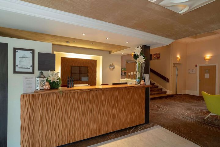 Entrance & Lobby