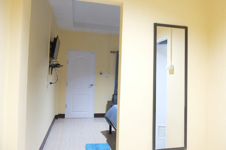 Room 7 of 48