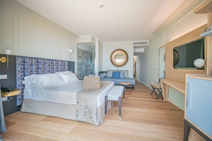 Room 15 of 87