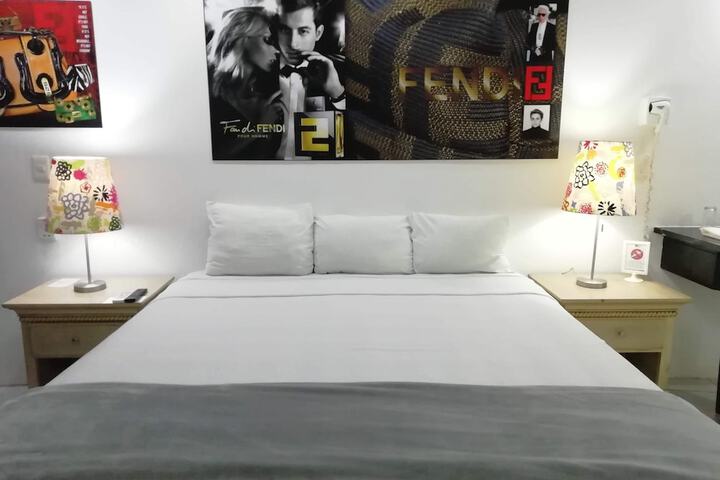 Room 2 of 27