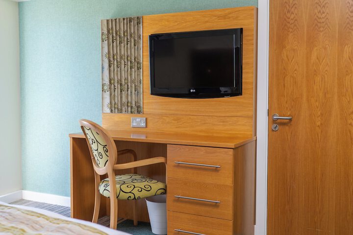 Room 8 of 74