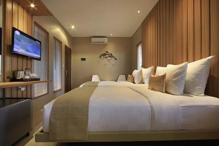 Room 12 of 92