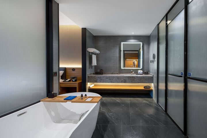 Room 42 of 44