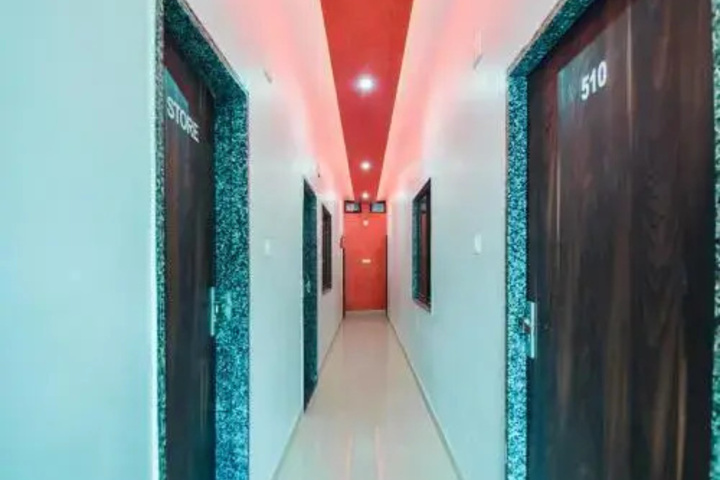 Room 9 of 15
