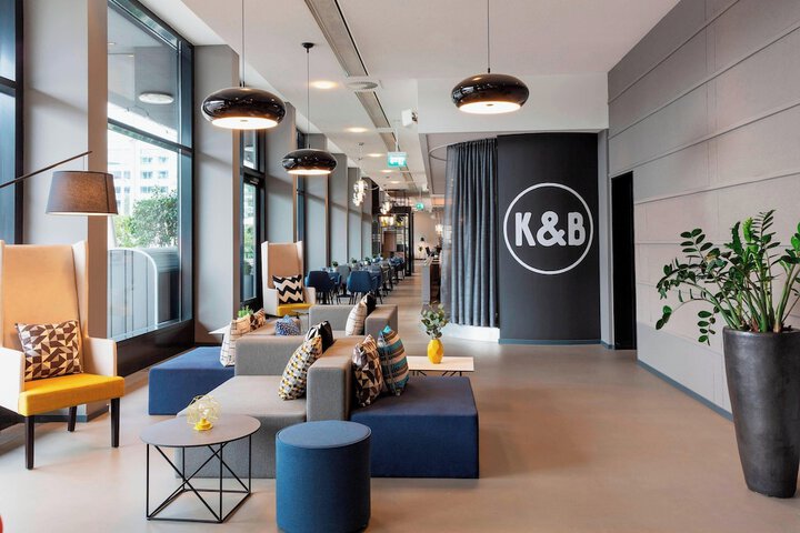 Lounge 60 of 86