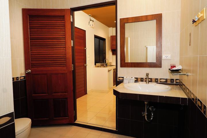 Room 21 of 43