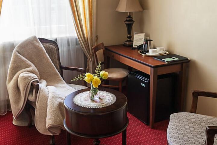 Room 32 of 47