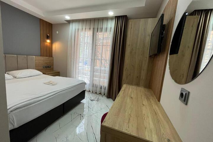 Room 11 of 113