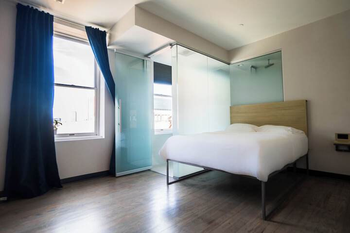 Room 28 of 72