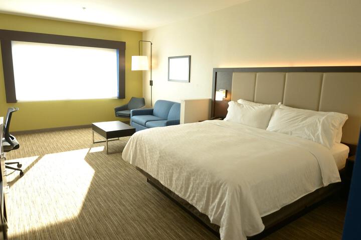 1 King Suite (3 of 10)
