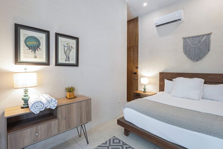 Room 4 of 37