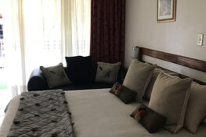Room 17 of 34