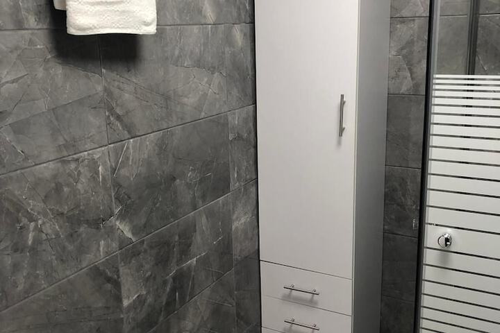Room 106 of 140