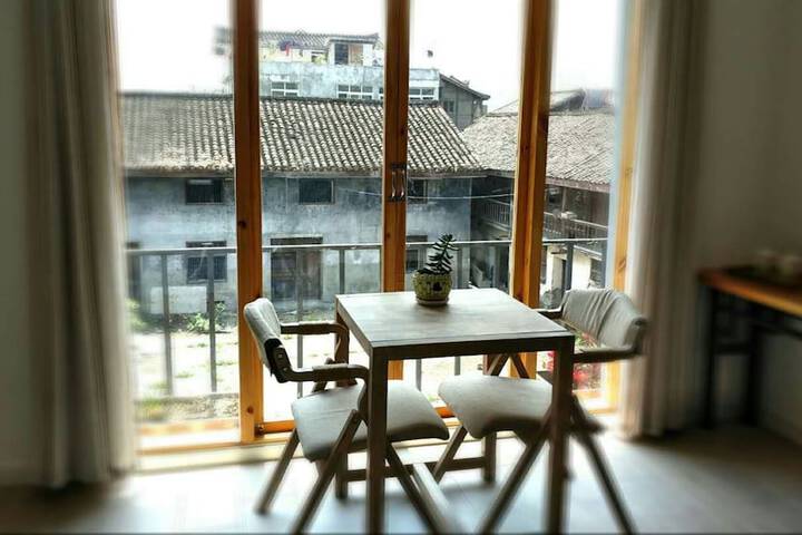 Room 12 of 15