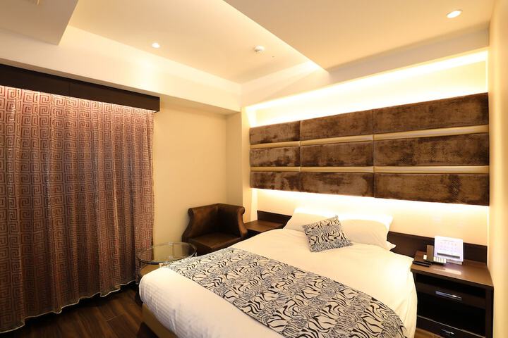 Room 12 of 34