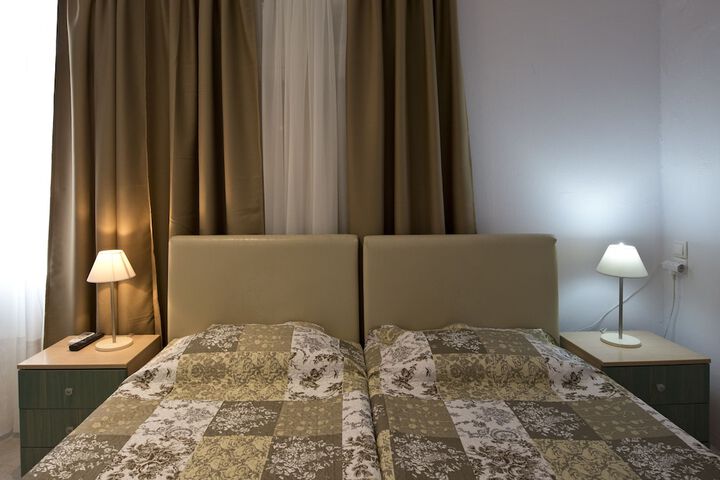Room 10 of 36