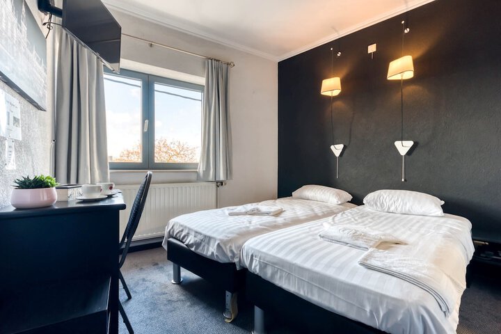 Room 18 of 49
