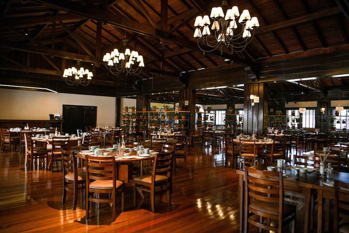 Dining 104 of 149