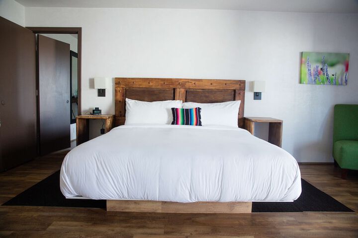 1 King Bed Accessible (4 of 10)