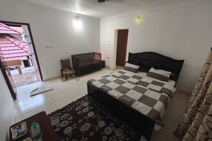 Room 12 of 36