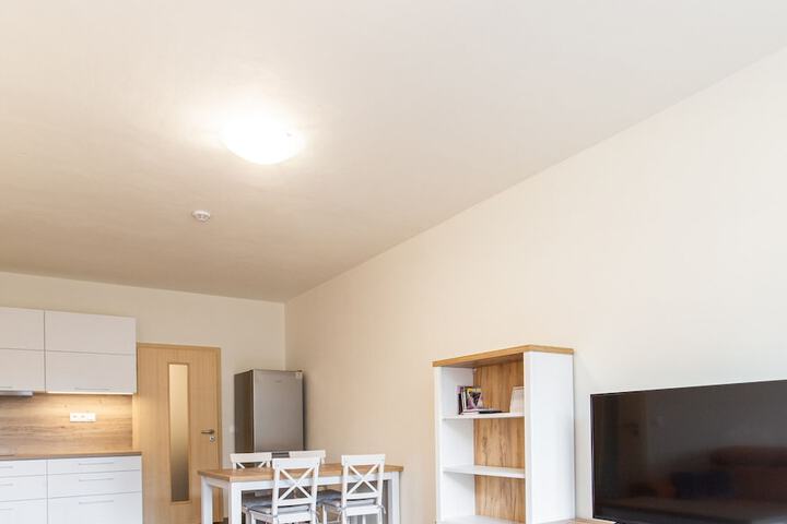 Room 28 of 194