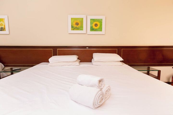 Room 5 of 44