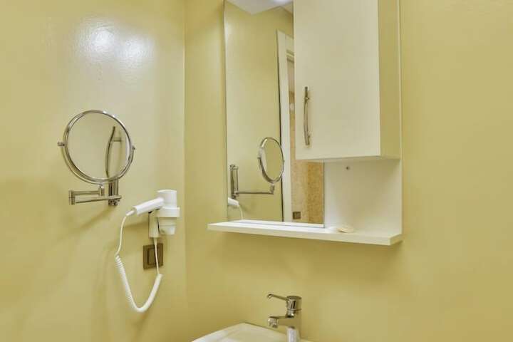 Room 15 of 26