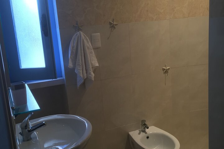 Room 42 of 43
