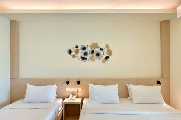 Room 15 of 53
